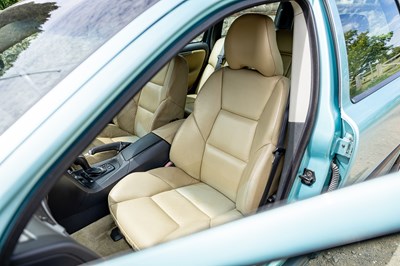 Lot 2003 Volvo V70R