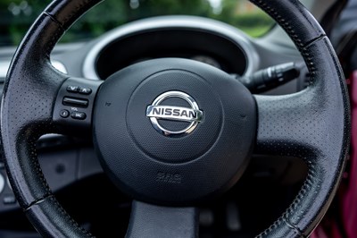 Lot 2006 Nissan Micra Essenza C+C