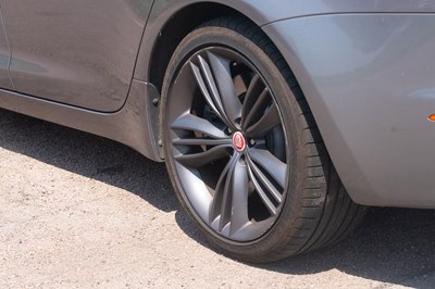 Lot 2011 Jaguar XJ Supersport V8