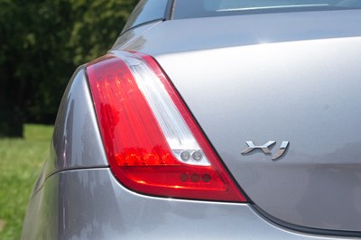 Lot 2011 Jaguar XJ Supersport V8