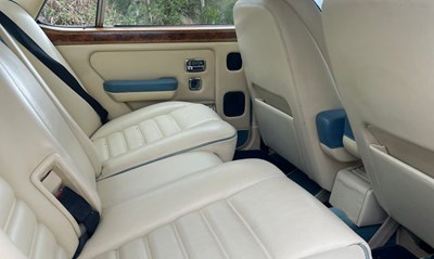 Lot 110 - 1990 Bentley Turbo R