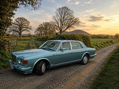 Lot 110 - 1990 Bentley Turbo R