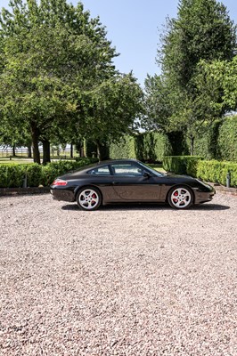 Lot 240 - 1999 Porsche 911/996 Carrera 4