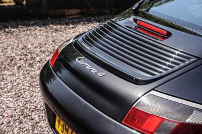 Lot 240 - 1999 Porsche 911/996 Carrera 4