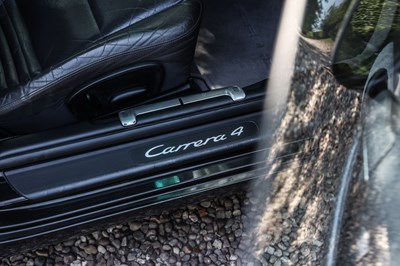 Lot 240 - 1999 Porsche 911/996 Carrera 4