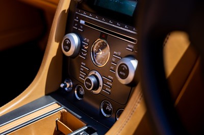 Lot 2008 Aston Martin Vantage