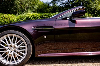 Lot 2008 Aston Martin Vantage