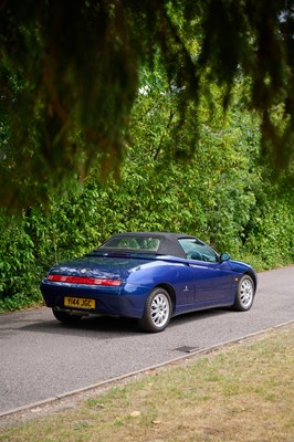 Lot 2001 Alfa Romeo Spider 2.0 T Spark Lusso