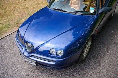 Lot 2001 Alfa Romeo Spider 2.0 T Spark Lusso