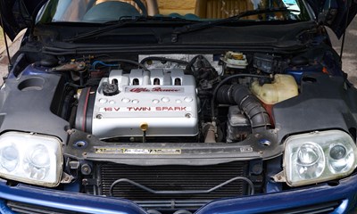 Lot 2001 Alfa Romeo Spider 2.0 T Spark Lusso