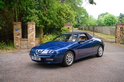 Lot 2001 Alfa Romeo Spider 2.0 T Spark Lusso