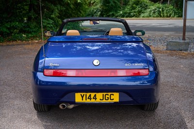 Lot 2001 Alfa Romeo Spider 2.0 T Spark Lusso