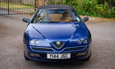 Lot 2001 Alfa Romeo Spider 2.0 T Spark Lusso