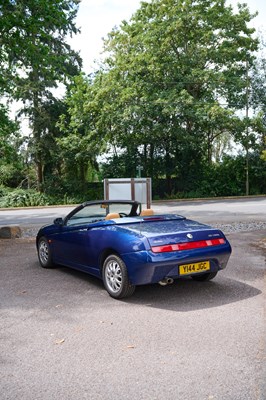 Lot 2001 Alfa Romeo Spider 2.0 T Spark Lusso