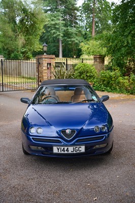 Lot 2001 Alfa Romeo Spider 2.0 T Spark Lusso