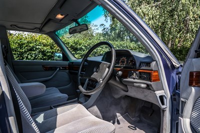 Lot 1985 Mercedes-Benz 500 SE (W126)