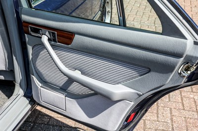 Lot 1985 Mercedes-Benz 500 SE (W126)