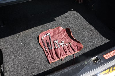 Lot 1985 Mercedes-Benz 500 SE (W126)