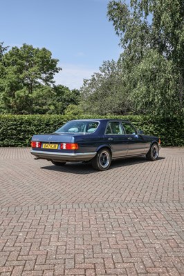 Lot 1985 Mercedes-Benz 500 SE (W126)