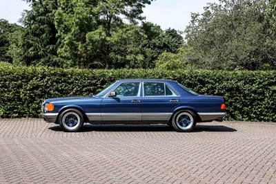 Lot 1985 Mercedes-Benz 500 SE (W126)