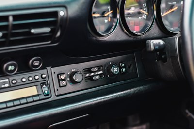 Lot 254 - 1996 Porsche 911/993 Targa Manual