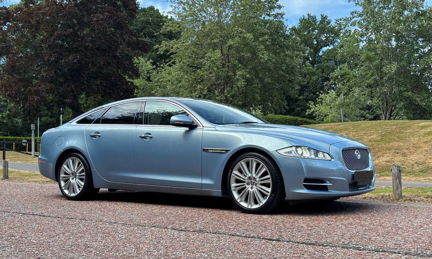 Lot 203 - 2011 Jaguar XJ Portfolio (5.0 litre)