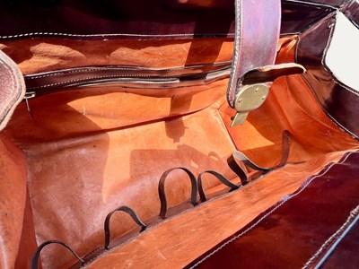 Lot 100% Leather Gladstone Bag