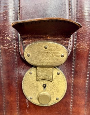 Lot 100% Leather Gladstone Bag