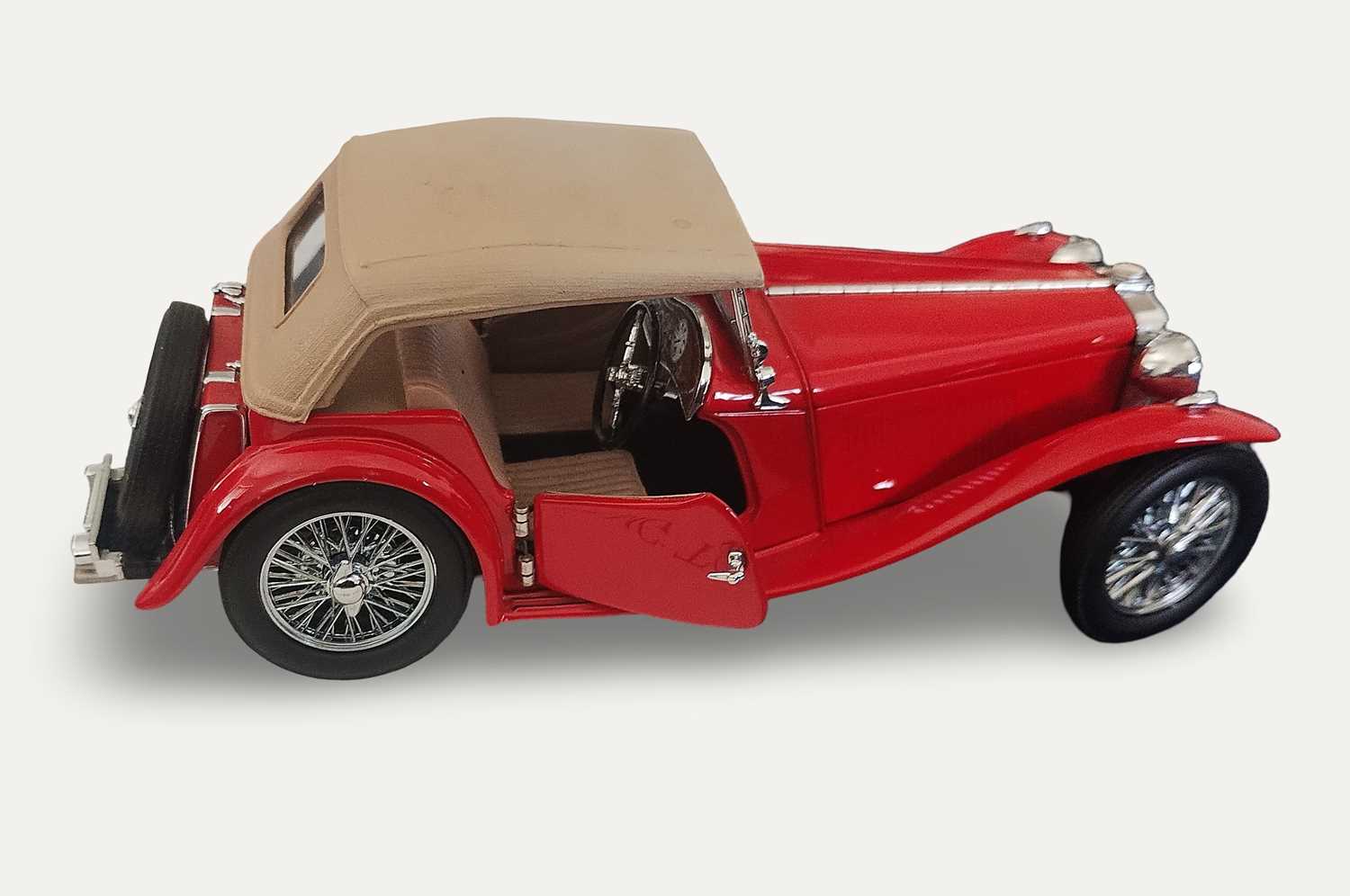 Lot 120 - 1948 MG TC Die Cast Model