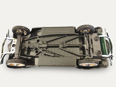 Lot 21 - 1935 Ford Deluxe Roadster Model Car