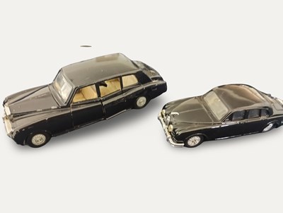 Lot Dinky Roll Royce Phantom V And Corgi. Jaguarg mk II Model