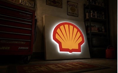 Lot Illuminated Shell Forecourt Clam