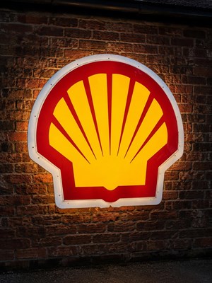 Lot Shell showroom illuminated clam sign