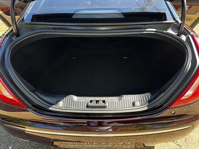 Lot 2011 Jaguar XJ 5.0 litre V8 (X351)