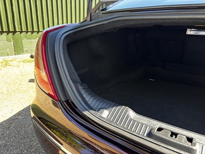 Lot 2011 Jaguar XJ 5.0 litre V8 (X351)