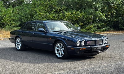 Lot 2000 Jaguar XJR X308