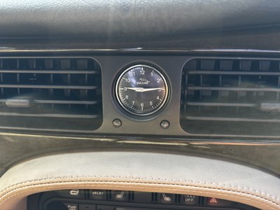 Lot 6 - 2000 Jaguar XJR X308