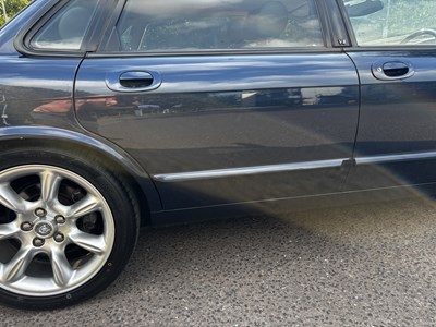 Lot 6 - 2000 Jaguar XJR X308