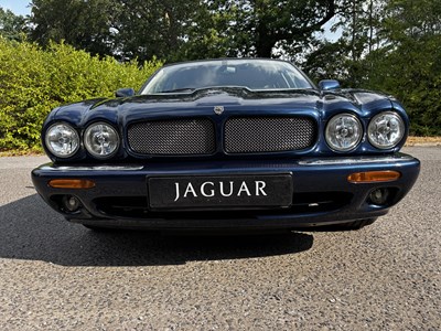 Lot 6 - 2000 Jaguar XJR X308