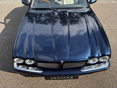 Lot 6 - 2000 Jaguar XJR X308