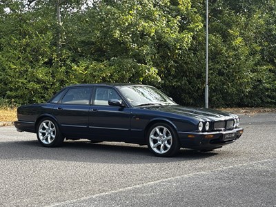 Lot 6 - 2000 Jaguar XJR X308