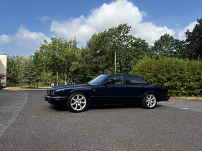 Lot 6 - 2000 Jaguar XJR X308