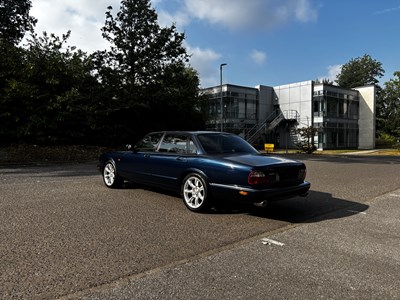Lot 6 - 2000 Jaguar XJR X308