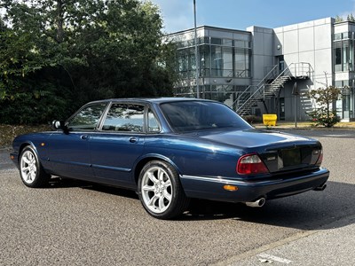 Lot 6 - 2000 Jaguar XJR X308