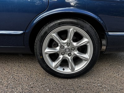 Lot 6 - 2000 Jaguar XJR X308