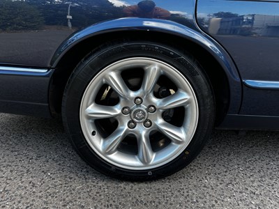 Lot 6 - 2000 Jaguar XJR X308
