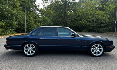 Lot 6 - 2000 Jaguar XJR X308