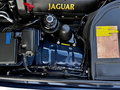 Lot 6 - 2000 Jaguar XJR X308