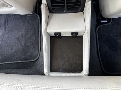 Lot 6 - 2000 Jaguar XJR X308