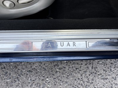 Lot 6 - 2000 Jaguar XJR X308